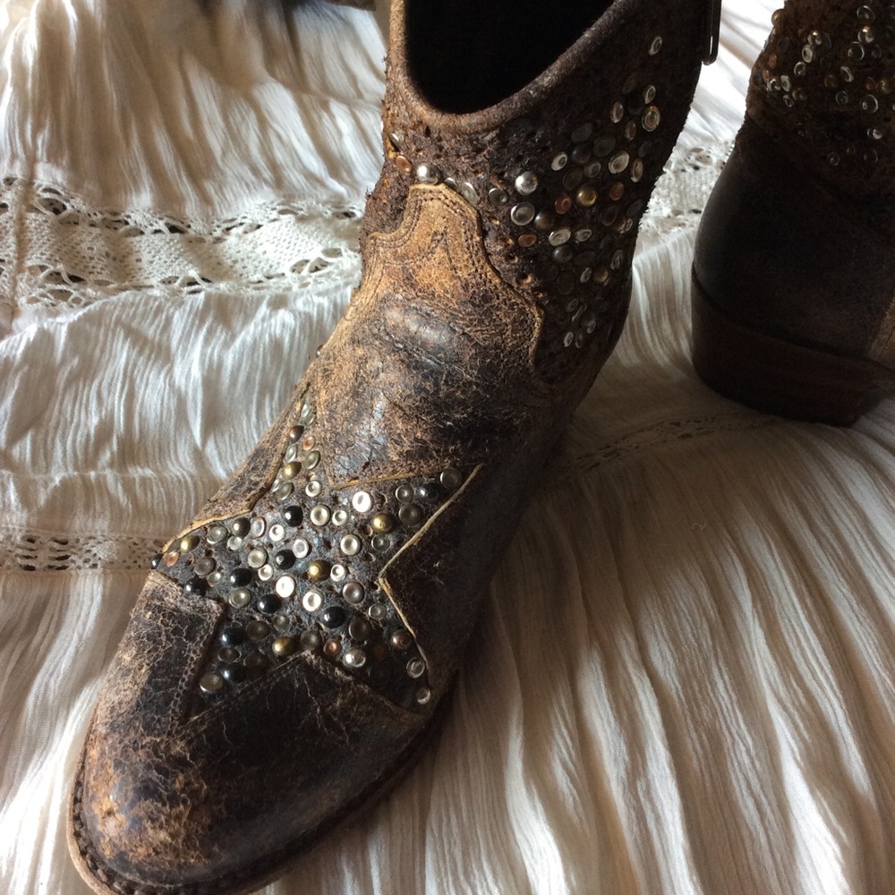  Frye HTF Star Studded Leather Boots 7.5 